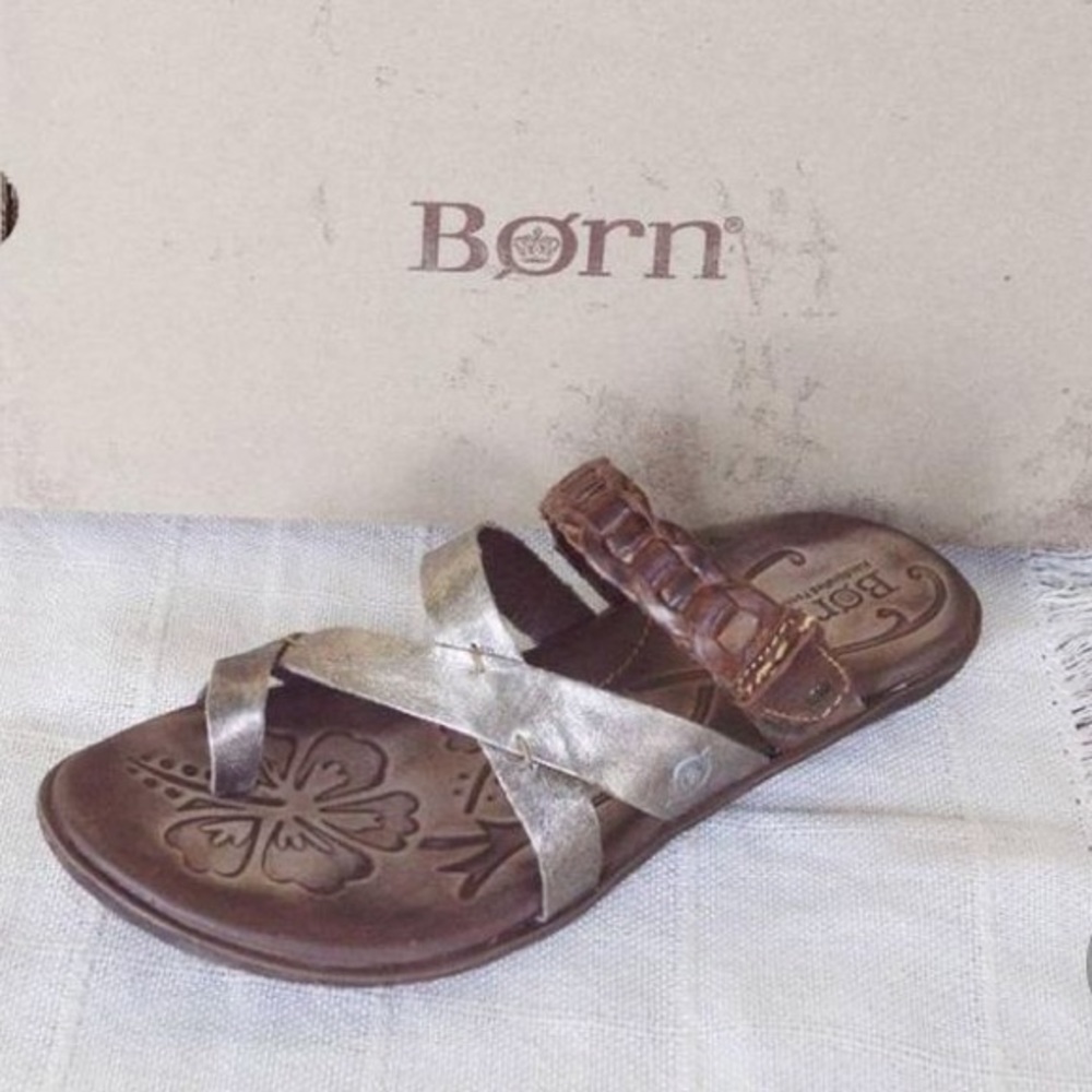 Women’s multi colored adjustable Born sandals